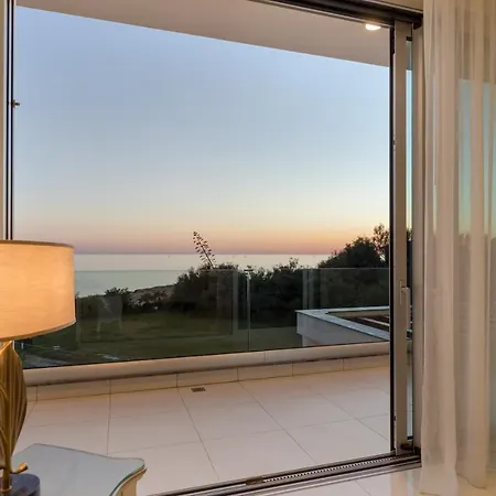 Palace Of Mediterranean Beachfront Αγία Νάπα